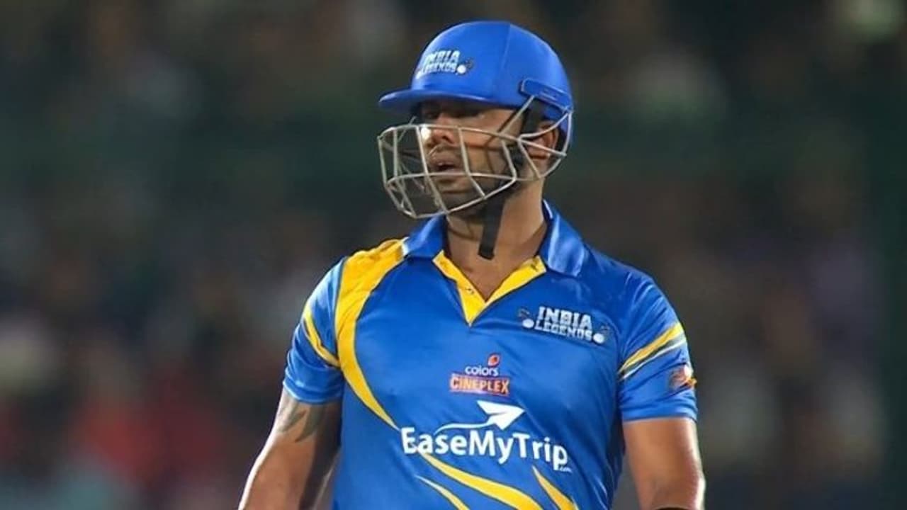  സച്ചിന്‍ മങ്ങി; സ്റ്റുവര്‍ട്ട് ബിന്നി മിന്നി; ദക്ഷിണാഫ്രിക്ക ലെജന്‍ഡ്സിനെതിരെ ഇന്ത്യക്ക് കൂറ്റന്‍ സ്കോര്‍