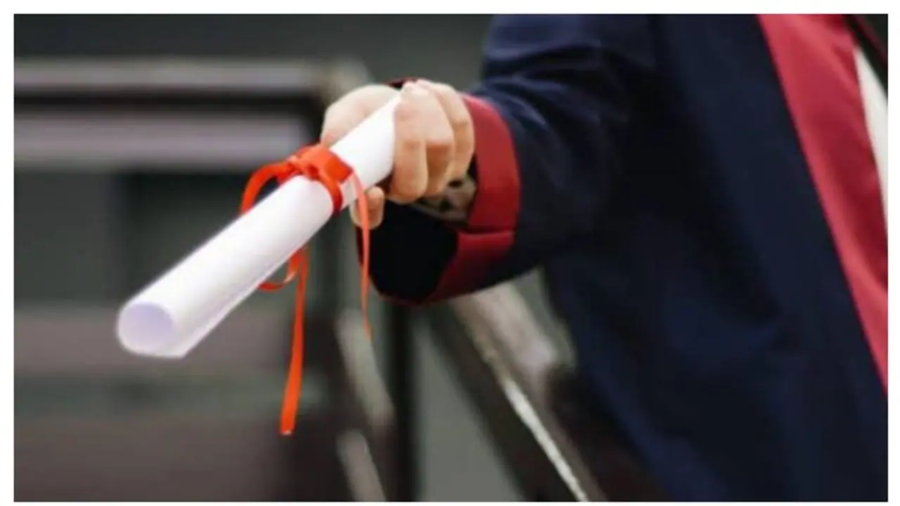 വ്യാജ ബിരുദം; പ്രവാസി ജീവനക്കാരുടെ സർട്ടിഫിക്കറ്റുകൾ പരിശോധിക്കും വ്യാജ ബിരുദം; പ്രവാസി ജീവനക്കാരുടെ സർട്ടിഫിക്കറ്റുകൾ പരിശോധിക്കും