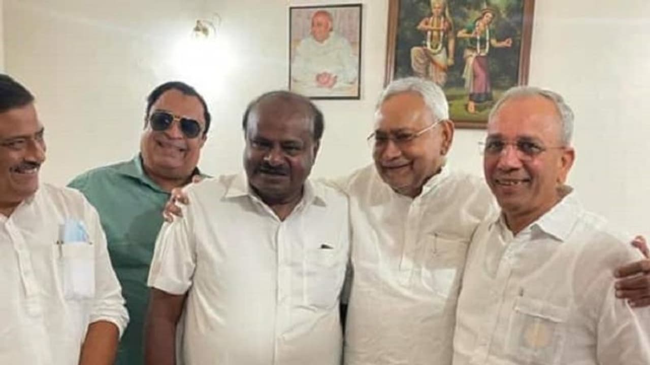 ಪ್ರಾದೇಶಿಕ ಪಕ್ಷಗಳನ್ನು ಒಗ್ಗೂಡಿಸುವ ಹೆಜ್ಜೆ, ಕುತೂಹಲ ಮೂಡಿಸಿದ ಕುಮಾರಸ್ವಾಮಿ ರಾಜಕೀಯ ನಡೆ