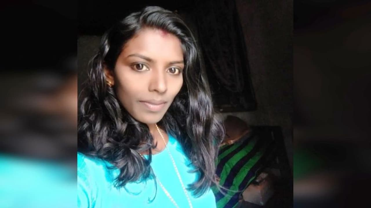 പത്ത് മാസം മുമ്പ് വിവാഹം, രണ്ടാഴ്ചത്തെ പിണക്കം മാറി തിരിച്ചെത്തി, അടുത്ത ദിവസം യുവതി തൂങ്ങിമരിച്ച നിലയിൽ പത്ത് മാസം മുമ്പ് വിവാഹം, രണ്ടാഴ്ചത്തെ പിണക്കം മാറി തിരിച്ചെത്തി, അടുത്ത ദിവസം യുവതി തൂങ്ങിമരിച്ച നിലയിൽ