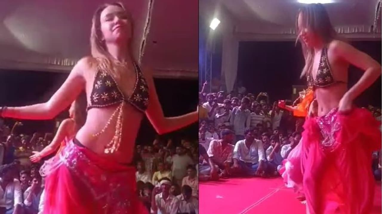 बेटे के बर्थडे पार्टी में विदेशी डांसर्स ने लगाए ठुमके, बेकाबू हुए लोग तो मंत्री ने किया भीड़ कंट्रोल बेटे के बर्थडे पार्टी में विदेशी डांसर्स ने लगाए ठुमके, बेकाबू हुए लोग तो मंत्री ने किया भीड़ कंट्रोल