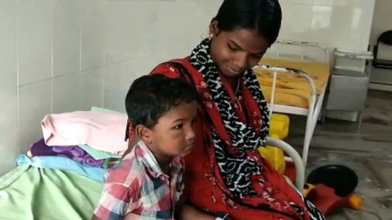 അട്ടപ്പാടിയിൽ മൂന്ന് വയസുകാരനെ തെരുവുനായ ആക്രമിച്ചു; കണ്ണൂരിലും ശല്യം രൂക്ഷം,യോഗം വിളിച്ച് ജില്ലാ പഞ്ചായത്ത് അട്ടപ്പാടിയിൽ മൂന്ന് വയസുകാരനെ തെരുവുനായ ആക്രമിച്ചു; കണ്ണൂരിലും ശല്യം രൂക്ഷം,യോഗം വിളിച്ച് ജില്ലാ പഞ്ചായത്ത്