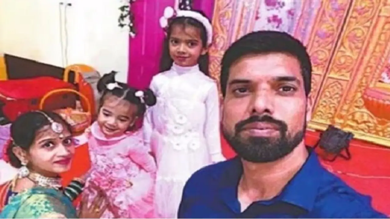 नकली फूड सप्लीमेंट ने ली जिम ट्रेनर की जान, पिता की मौत पर बिलख रही मासूम, पत्नी ने सीएम योगी से लगाई ये गुहार नकली फूड सप्लीमेंट ने ली जिम ट्रेनर की जान, पिता की मौत पर बिलख रही मासूम, पत्नी ने सीएम योगी से लगाई ये गुहार