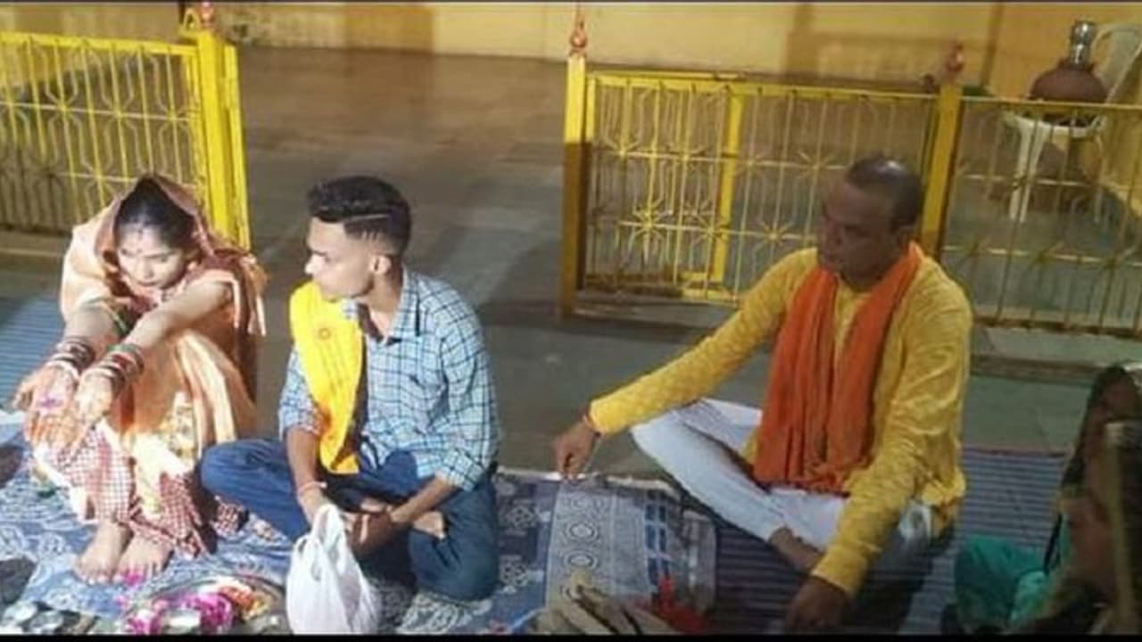 Love Marriage: ಇಶಿಕಾ ಆದ ಇಕ್ರಾ; ಮದುವೆಗಾಗಿ ಸನಾತನ ಧರ್ಮಕ್ಕೆ ಸೇರಿದ ಮುಸ್ಲಿಂ ಯುವತಿ..!