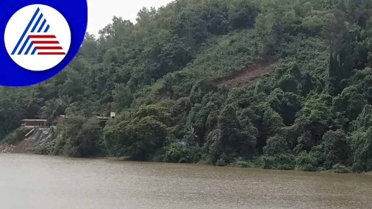 ಈ ವರ್ಷದ ಭಾರೀ ಮಳೆಗೆ ಮಣಿಪಾಲದಲ್ಲೂ ಹಲವಡೆ ಭೂಕುಸಿತ! ಈ ವರ್ಷದ ಭಾರೀ ಮಳೆಗೆ ಮಣಿಪಾಲದಲ್ಲೂ ಹಲವಡೆ ಭೂಕುಸಿತ!