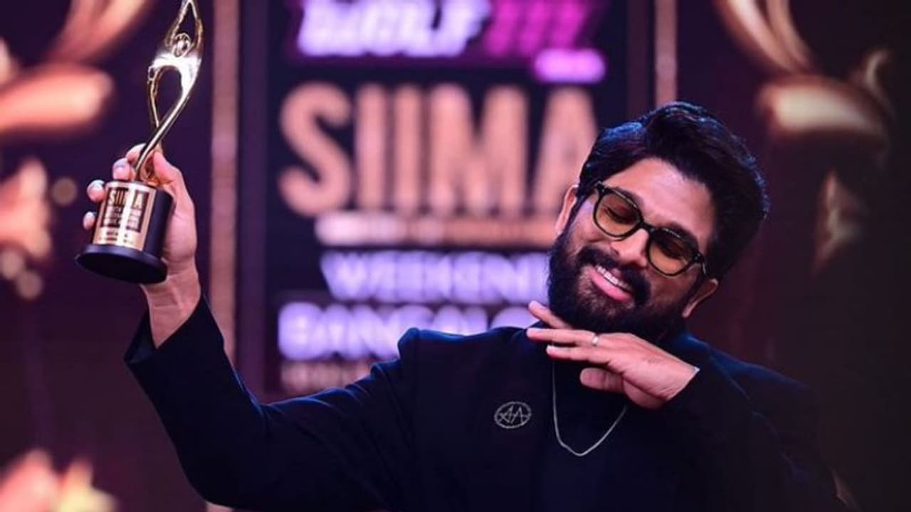 சைமா விருது விழாவில்... ஒன்றல்ல.. இரண்டல்ல.. மொத்தம் 7 விருதுகளை தட்டித்தூக்கி மாஸ் காட்டிய புஷ்பா திரைப்படம் சைமா விருது விழாவில்... ஒன்றல்ல.. இரண்டல்ல.. மொத்தம் 7 விருதுகளை தட்டித்தூக்கி மாஸ் காட்டிய புஷ்பா திரைப்படம்