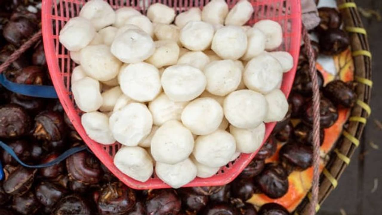 নিরোগ হৃদযন্ত্র থেকে দুর্দান্ত ঘুমের সহায়ক শরীর থেকে হাজার রোগ তাড়ায় সস্তার পানিফল নিরোগ হৃদযন্ত্র থেকে দুর্দান্ত ঘুমের সহায়ক শরীর থেকে হাজার রোগ তাড়ায় সস্তার পানিফল