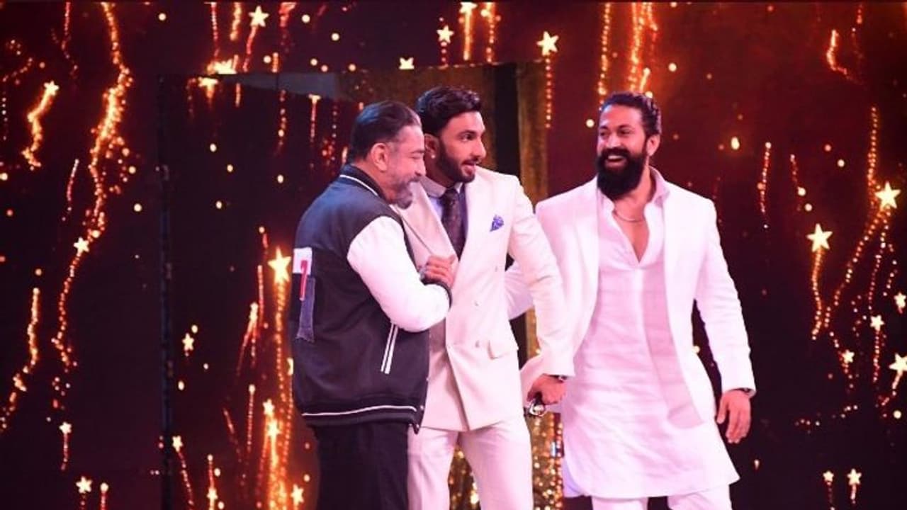 ஒரிஜினல் பான் இந்தியா ஸ்டார்..! 'விக்ரம்' படத்திற்காக சைமா விருதை வென்ற உலக நாயகன் கமல்ஹாசன்..! ஒரிஜினல் பான் இந்தியா ஸ்டார்..! 'விக்ரம்' படத்திற்காக சைமா விருதை வென்ற உலக நாயகன் கமல்ஹாசன்..!