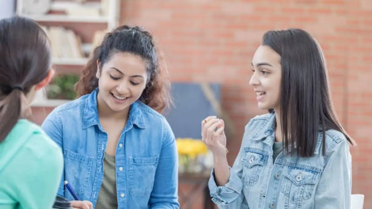 Career Tips: करियर काउंसलर बन दूसरों के साथ संवारे खुद का भविष्य, जानें कहां है स्कोप Career Tips: करियर काउंसलर बन दूसरों के साथ संवारे खुद का भविष्य, जानें कहां है स्कोप