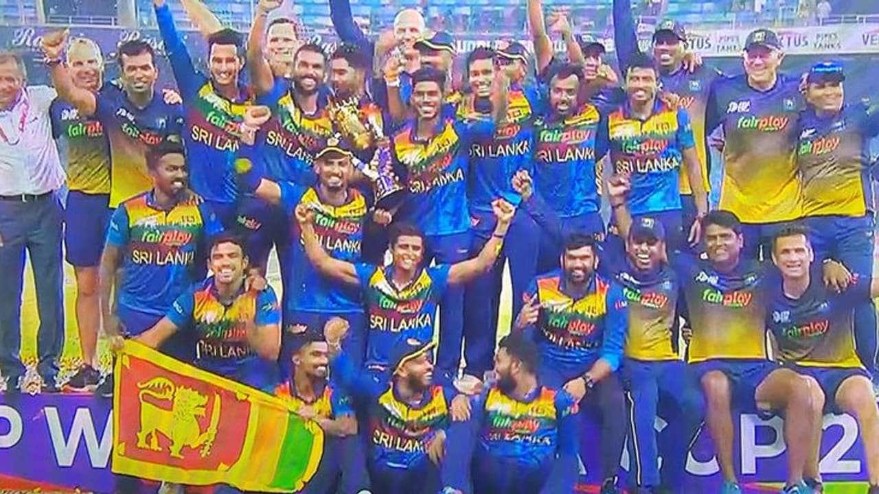 श्रीलंका बना एशिया का किंग: 14वें ओवर से पलटी बाजी, हसरंगा ने 1 ओवर में 3 विकेट चटकाए, फील्डिंग रही शानदार