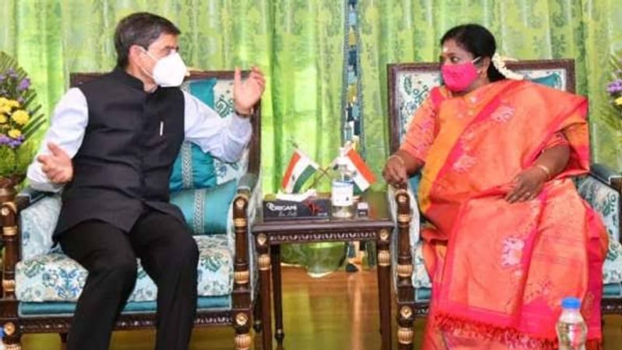 வளர்ச்சித் திட்டங்களுக்கு தடையா.? தமிழிசை சந்தித்த அவலங்களைத்தான் ஆளுநர்களுக்கு ஏற்படும் முரசொலி எச்சரிக்கை வளர்ச்சித் திட்டங்களுக்கு தடையா.? தமிழிசை சந்தித்த அவலங்களைத்தான் ஆளுநர்களுக்கு ஏற்படும் முரசொலி எச்சரிக்கை