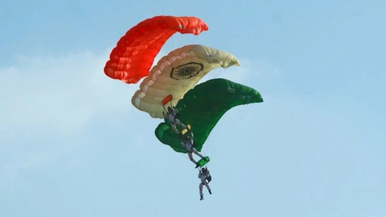 5 top destinations for paragliding in India 5 top destinations for paragliding in India