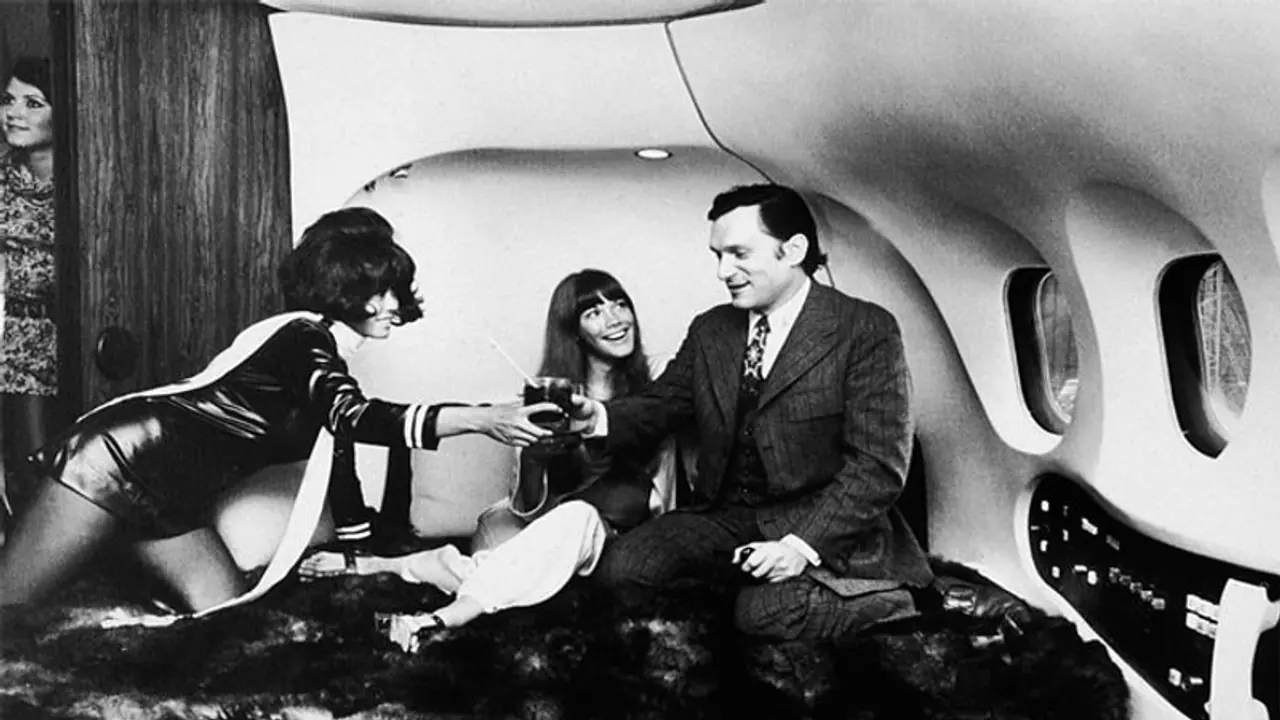 'प्राइवेट जेट में यात्रा के दौरान सेक्स करने को कहते है अमीर लोग', एयर होस्टेस ने खोलें कई राज 'प्राइवेट जेट में यात्रा के दौरान सेक्स करने को कहते है अमीर लोग', एयर होस्टेस ने खोलें कई राज