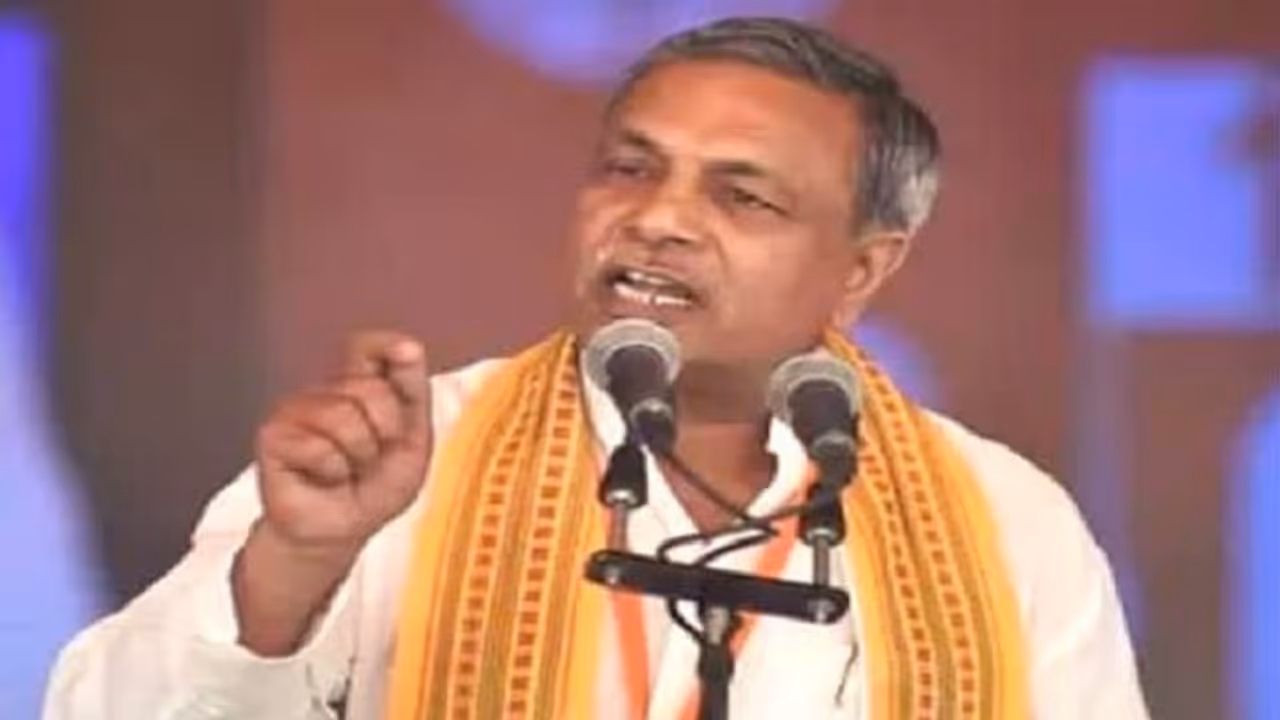 ಮೃತದೇಹ ಪತ್ತೆ ಪ್ರಕರಣ, ತನಿಖೆಗೂ ಮೊದಲೇ ಭಜರಂಗದಳ ಹೆಸರು ಹೇಳಿದ ಸಿಎಂ ಕ್ಷಮೆಯಾಚನೆಗೆ ಪಟ್ಟು!