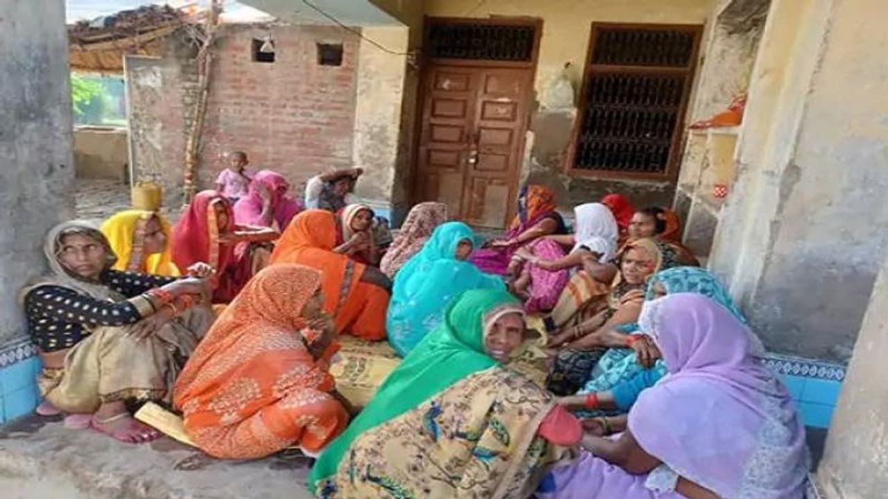 औरैया: दो मासूम बच्चों के सिर से मां ने उठा दिया पिता का साया, भाई के साथ मिलकर इस तरह से दिया घटना को अंजाम औरैया: दो मासूम बच्चों के सिर से मां ने उठा दिया पिता का साया, भाई के साथ मिलकर इस तरह से दिया घटना को अंजाम