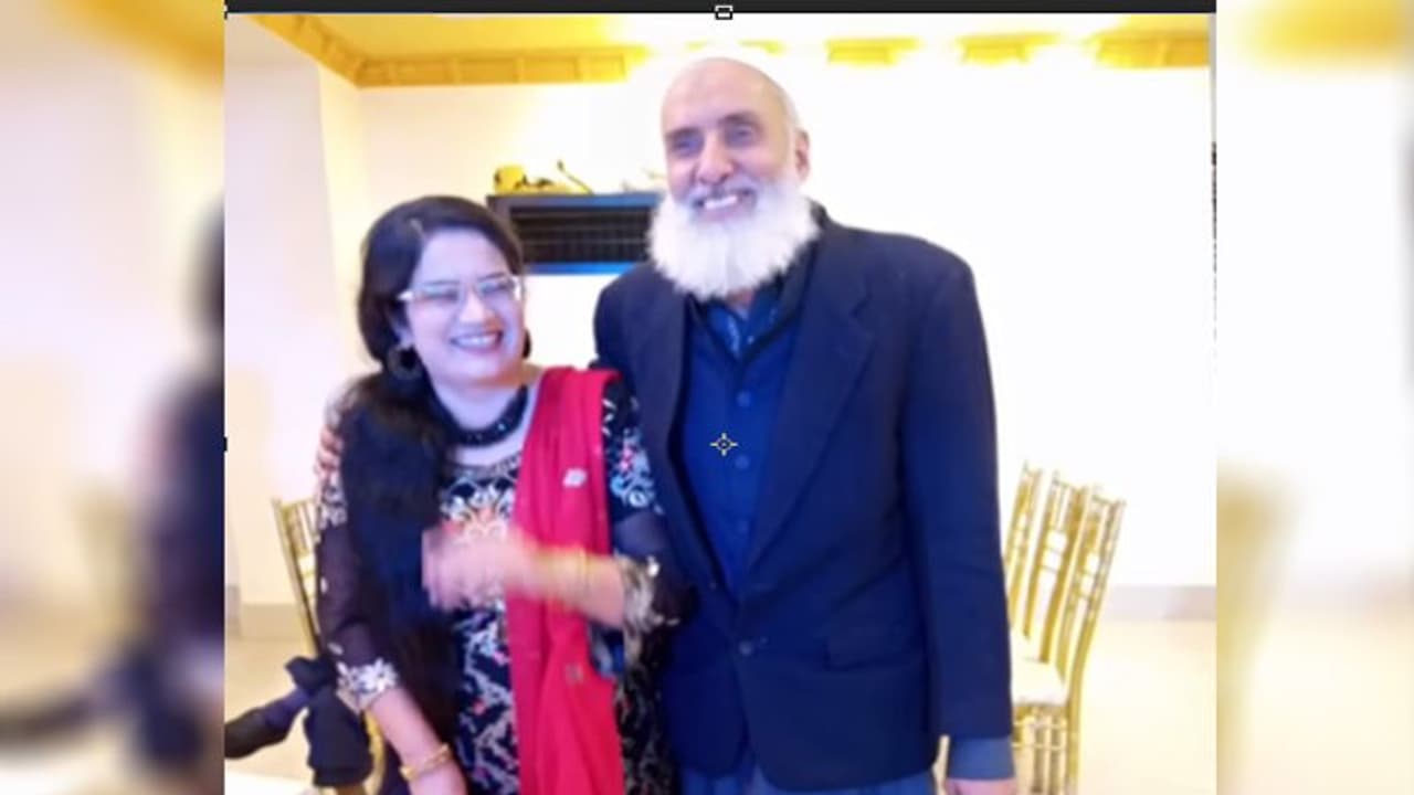 28 साल की उम्र में 55 साल के 'अंकल' के संग किया निकाह, महिला ने बताई इसके पीछे की हैरान करने वाली कहानी