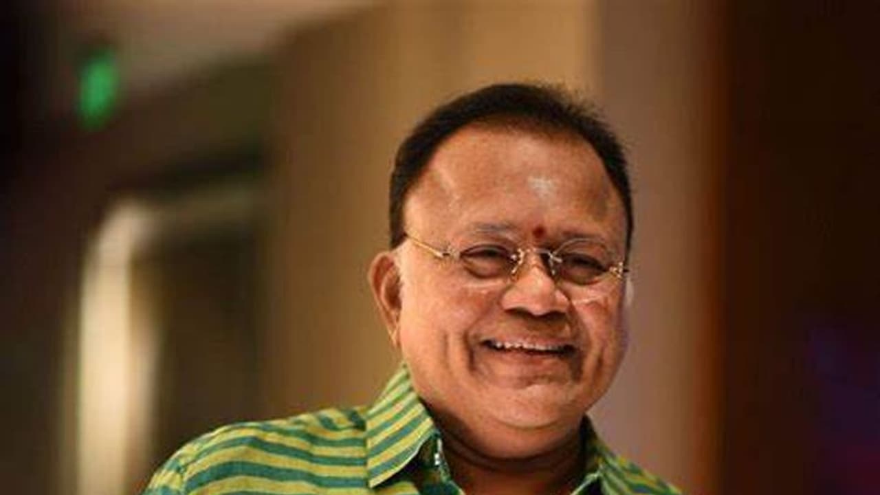 என்னை மிரட்டி தான் விஜய் படத்துக்கு நடிக்க ஒத்துக்க வச்சாங்க..! ராதாரவி பேச்சால் பரபரப்பு..! என்னை மிரட்டி தான் விஜய் படத்துக்கு நடிக்க ஒத்துக்க வச்சாங்க..! ராதாரவி பேச்சால் பரபரப்பு..!