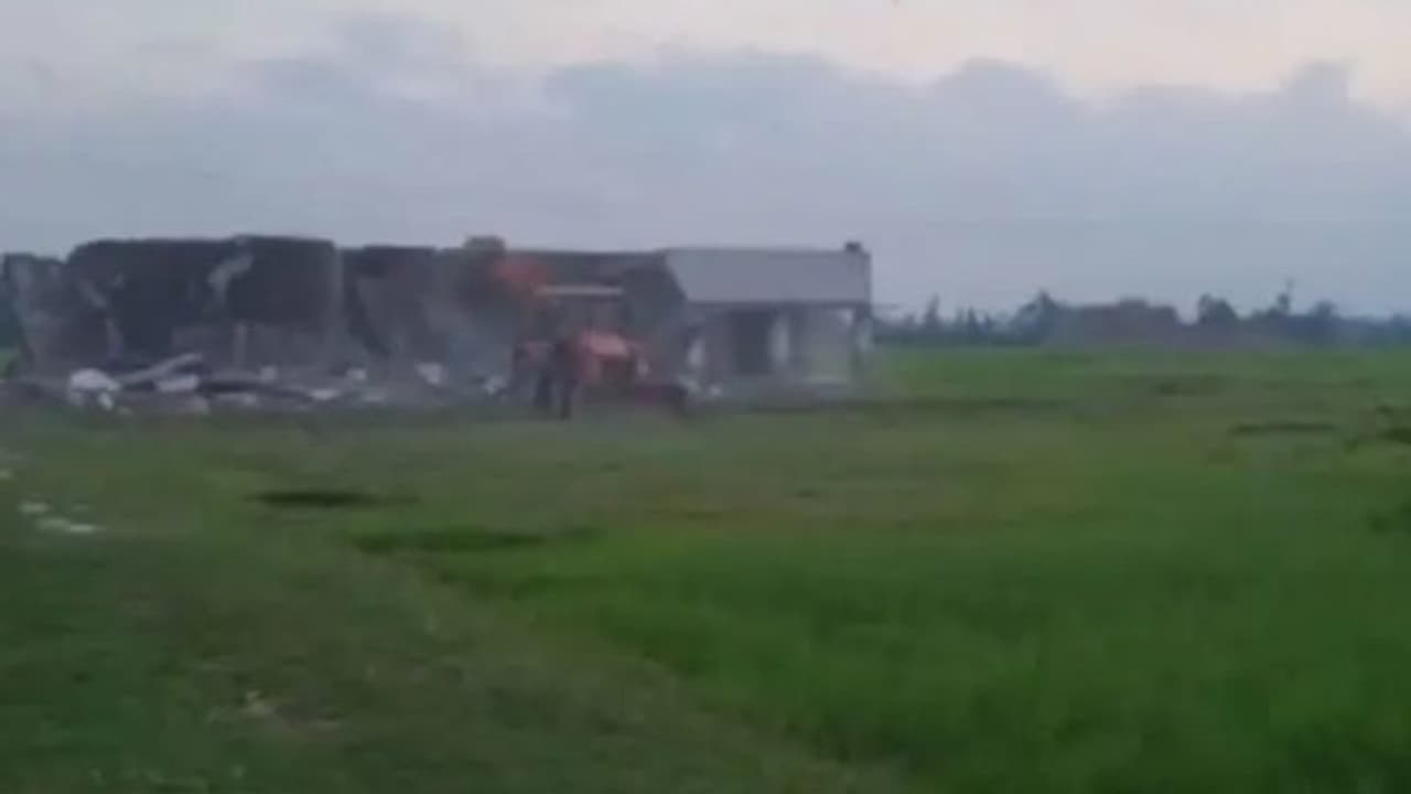 ഉത്തര്പ്രദേശിലെ അമേഠിയിൽ അനധികൃത മദ്രസ പൊളിച്ചു ഉത്തര്പ്രദേശിലെ അമേഠിയിൽ അനധികൃത മദ്രസ പൊളിച്ചു