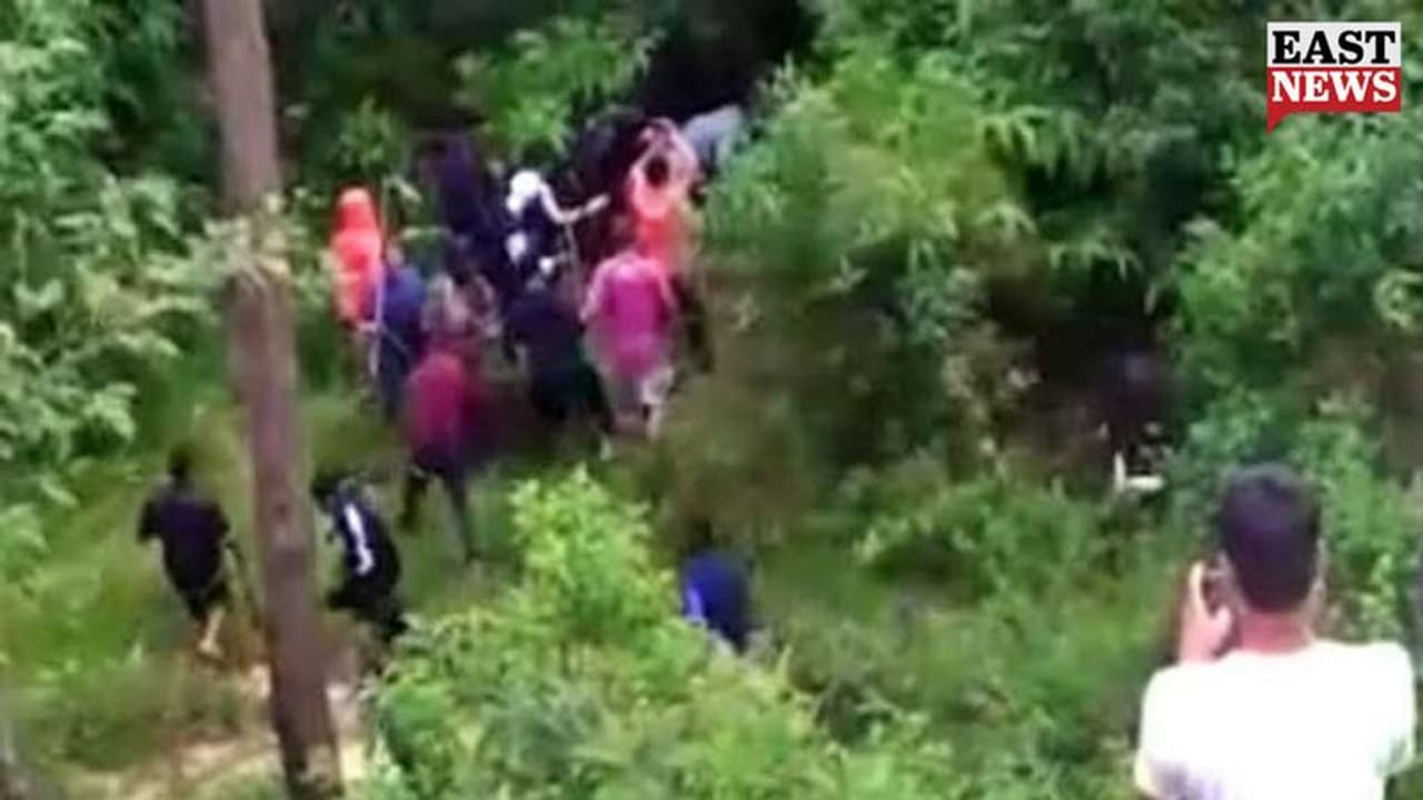 കഷ്ടപ്പെട്ട് ജയില് ചാടിയ കൊടുംക്രിമിനലുകളെ കാട്ടില് ഒളിക്കുന്നതിനിടെ നാട്ടുകാര് തല്ലിക്കൊന്നു! കഷ്ടപ്പെട്ട് ജയില് ചാടിയ കൊടുംക്രിമിനലുകളെ കാട്ടില് ഒളിക്കുന്നതിനിടെ നാട്ടുകാര് തല്ലിക്കൊന്നു!