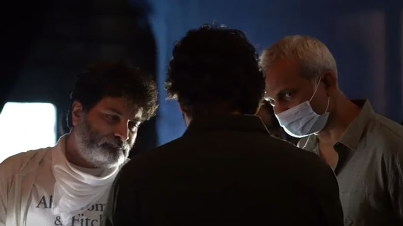 SSMB 28 నుంచి సర్ప్రైజింగ్ వీడియో.. మహేష్ మొదలెట్టేశాడుగా.. SSMB 28 నుంచి సర్ప్రైజింగ్ వీడియో.. మహేష్ మొదలెట్టేశాడుగా..