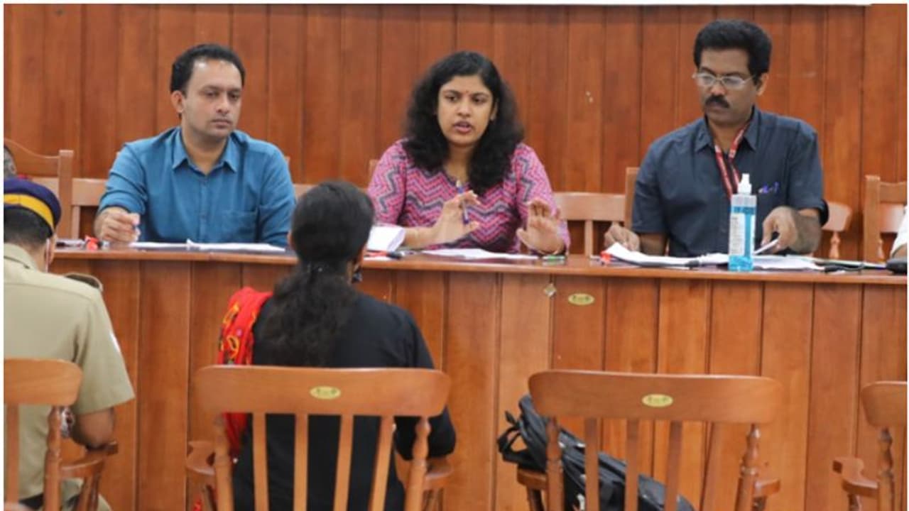 ഓണ്ലൈന് തട്ടിപ്പ്; യുവജന കമ്മീഷന് ബോധവത്ക്കരണം നടത്തും, പ്രതിരോധത്തിന് പ്രത്യേക സൈബര് ടീം ഓണ്ലൈന് തട്ടിപ്പ്; യുവജന കമ്മീഷന് ബോധവത്ക്കരണം നടത്തും, പ്രതിരോധത്തിന് പ്രത്യേക സൈബര് ടീം