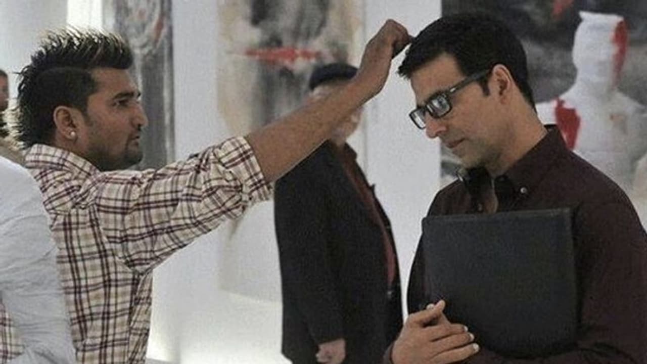 అక్షయ్ కుమార్ హెయిర్ స్టైలిస్ట్ కన్నుమూత.. 15 ఏండ్లుగా ఆయనే.. ఎమోషనల్ అయిన బాలీవుడ్ స్టార్.! అక్షయ్ కుమార్ హెయిర్ స్టైలిస్ట్ కన్నుమూత.. 15 ఏండ్లుగా ఆయనే.. ఎమోషనల్ అయిన బాలీవుడ్ స్టార్.!