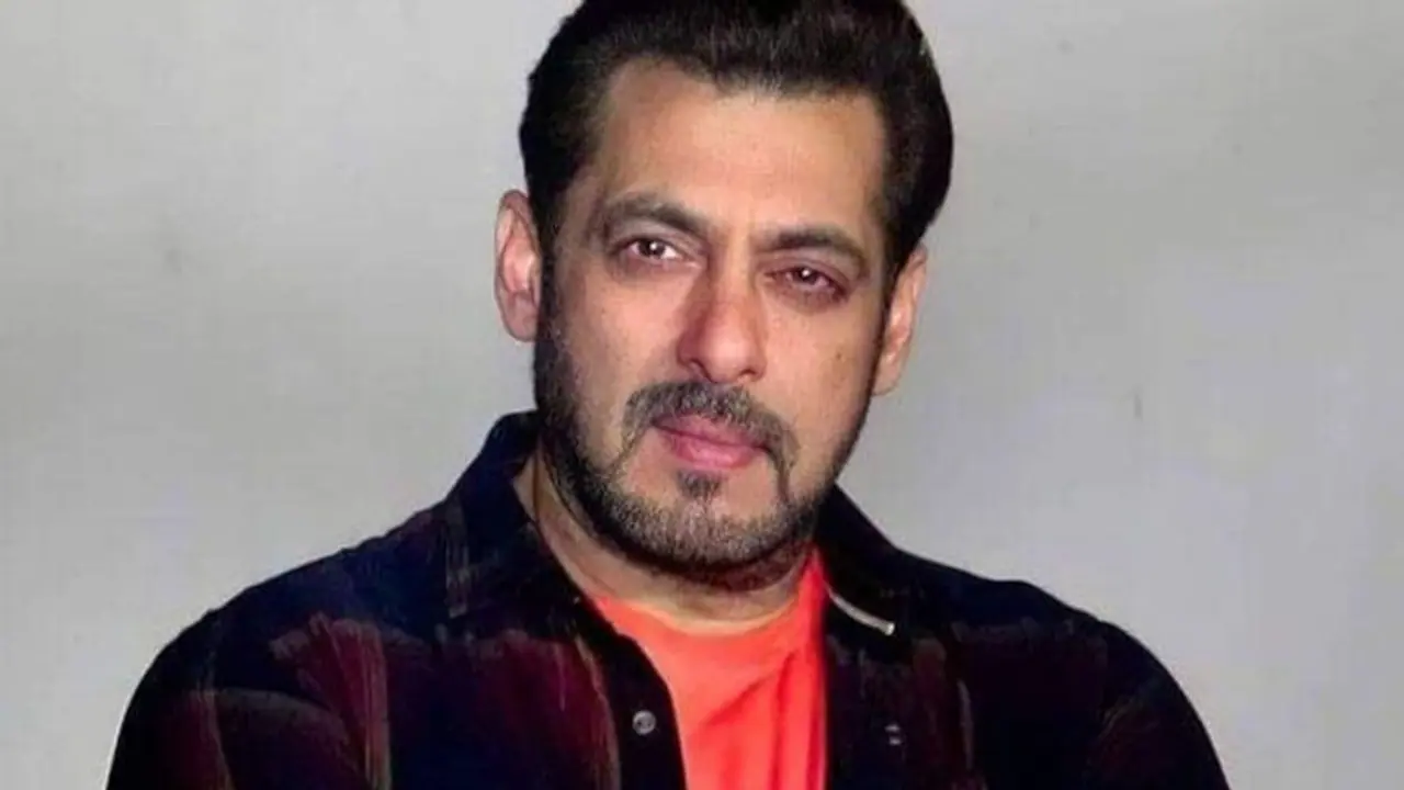 কোপ পড়ল সলমনের পারিশ্রমিকে,বিগ বসের ১৬ র জন্য হাঁকিয়েছিলেন ১০০০ কোটি, কত পাচ্ছেন জানেন? কোপ পড়ল সলমনের পারিশ্রমিকে,বিগ বসের ১৬ র জন্য হাঁকিয়েছিলেন ১০০০ কোটি, কত পাচ্ছেন জানেন?