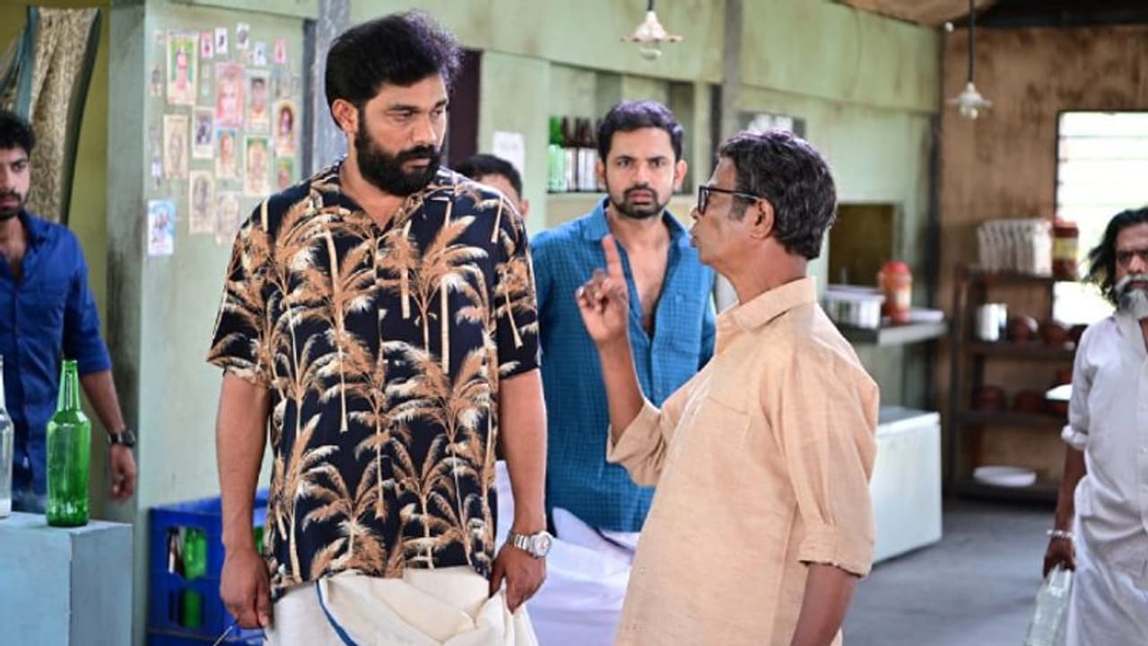 ചിരി വിരുന്നുമായി ഷാഫി, 'ആനന്ദം പരമാനന്ദം' പൂര്ത്തിയാക്കി ഇന്ദ്രൻസും ഷറഫുദ്ദീനും ചിരി വിരുന്നുമായി ഷാഫി, 'ആനന്ദം പരമാനന്ദം' പൂര്ത്തിയാക്കി ഇന്ദ്രൻസും ഷറഫുദ്ദീനും