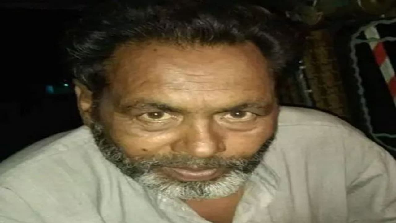 बुजुर्ग की हत्या से पहले घर से लूटा लाखों का सामान, बेटा बोला अब्बू को मेरी भाभी ने भाइयों साथ मिलकर मार डाला बुजुर्ग की हत्या से पहले घर से लूटा लाखों का सामान, बेटा बोला अब्बू को मेरी भाभी ने भाइयों साथ मिलकर मार डाला