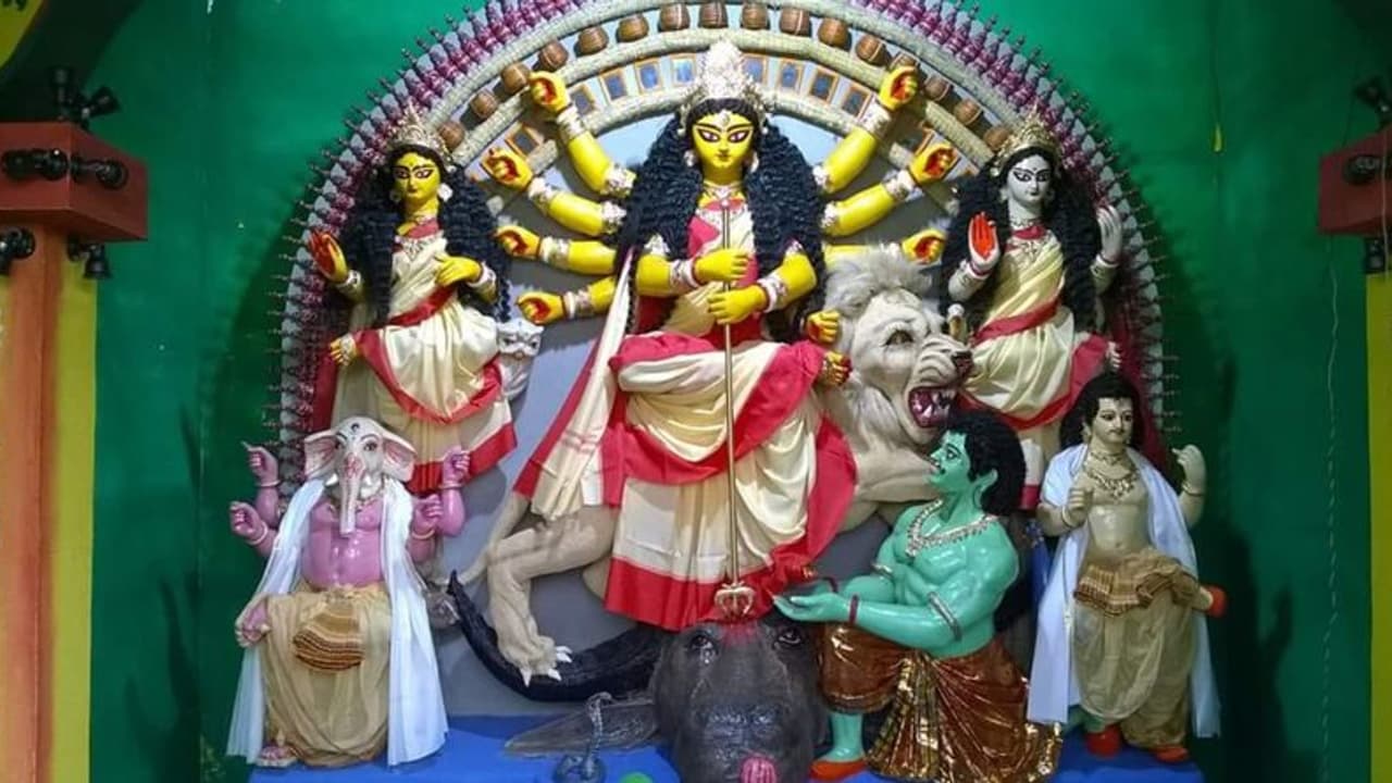 এবারে জর্জ বাগানে মন্ডব সাজবে কোন বাঁধনে, জানতে হলে অবশ্যই দেখেতে আসতে হবে এবারে জর্জ বাগানে মন্ডব সাজবে কোন বাঁধনে, জানতে হলে অবশ্যই দেখেতে আসতে হবে