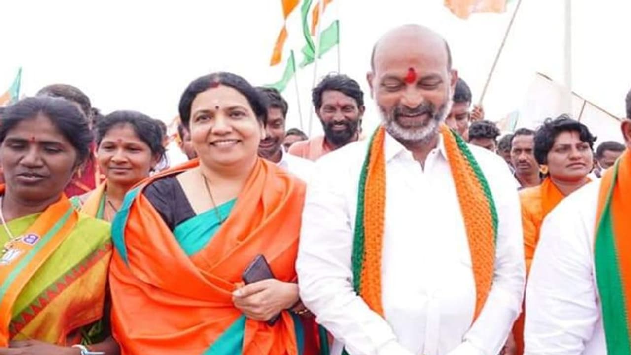 తెలంగాణ అసెంబ్లీ ఎన్నికల బరిలో జీవితా రాజశేఖర్!.. బీజేపీ నుంచి హామీ వచ్చిందా..? తెలంగాణ అసెంబ్లీ ఎన్నికల బరిలో జీవితా రాజశేఖర్!.. బీజేపీ నుంచి హామీ వచ్చిందా..?