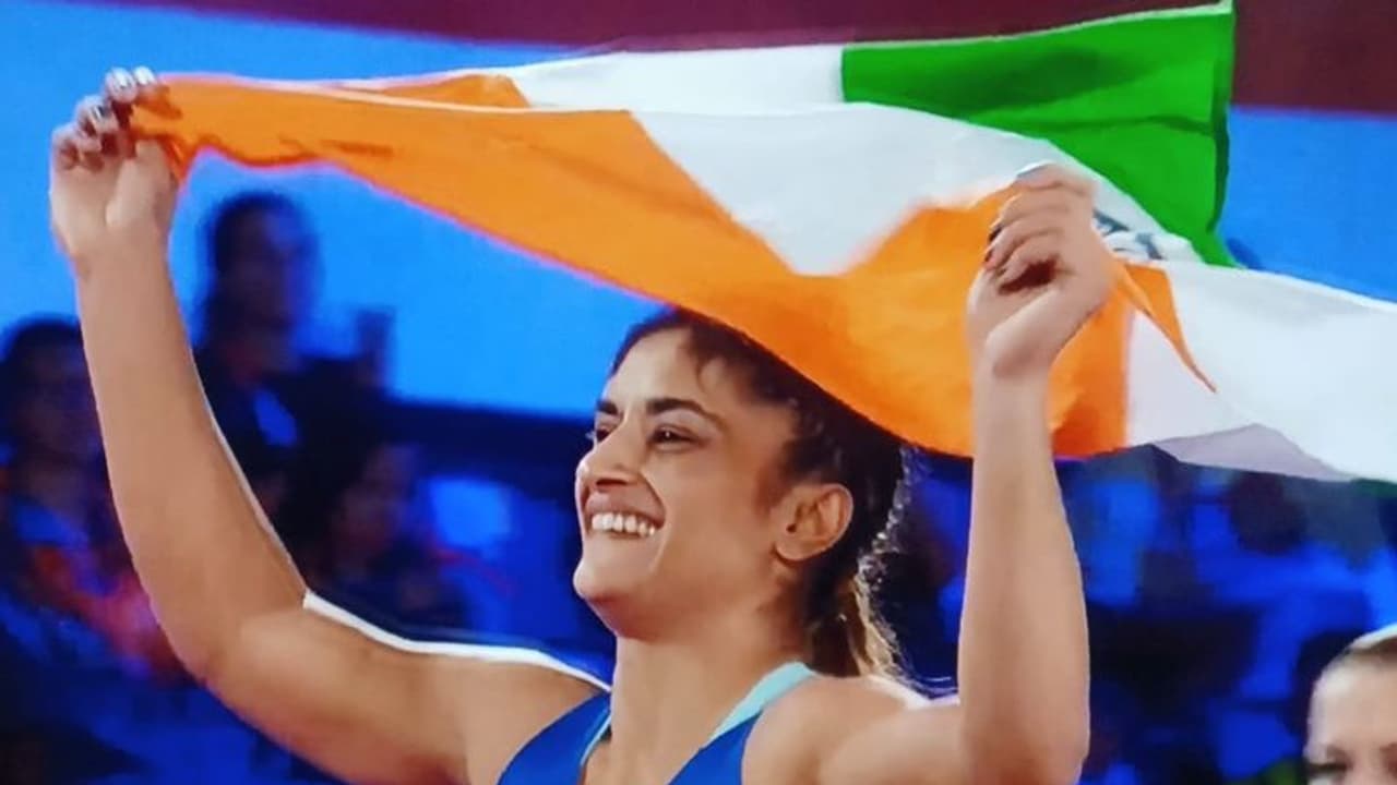 World Wrestling Championship: भारत कुश्ती में चारों खाने चित, विनेश फोगाट को मिली पटखनी, सुषमा शौकीन भी हारीं