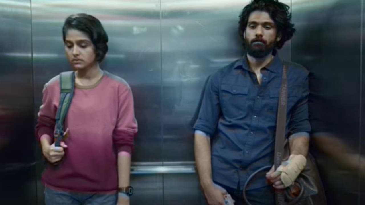 സാറയുടെയും ആന്റണിയുടെയും നൊമ്പരം പറഞ്ഞ 'ജീവനെ..'; 'മൈക്കി'ലെ വീഡിയോ ഗാനം സാറയുടെയും ആന്റണിയുടെയും നൊമ്പരം പറഞ്ഞ 'ജീവനെ..'; 'മൈക്കി'ലെ വീഡിയോ ഗാനം