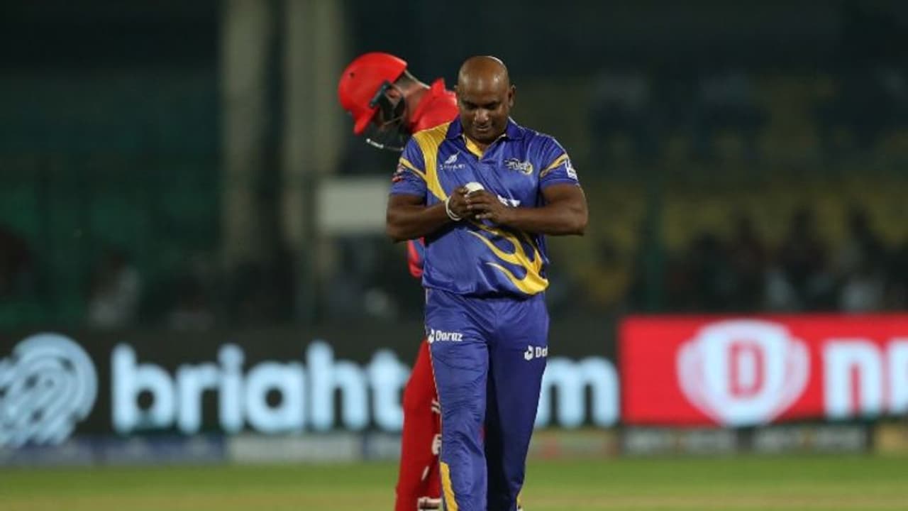 ഇംഗ്ലണ്ടിനെ കറക്കി വീഴ്ത്തി സനത് ജസൂര്യ, മൂന്ന് റണ്‍സിന് നാലു വിക്കറ്റ്; ശ്രീലങ്ക ലെജന്‍ഡ്സിന് വമ്പന്‍ ജയം