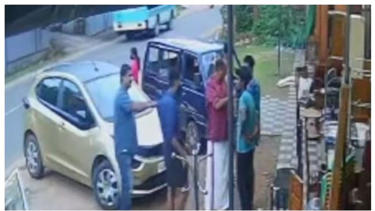 ഓട്ടം പോകാന്‍ തയ്യാറായില്ല, ഡ്രൈവറുമായി വാക്കേറ്റം, യുവാവിനെ പൊലീസുകാരനടക്കം മര്‍ദ്ദിച്ചെന്ന് പരാതി