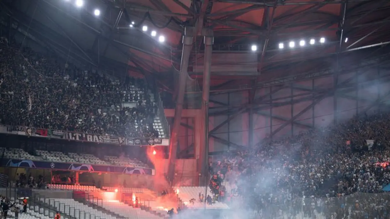 UCL 2022 23: Eintracht Frankfurt's win marred by alleged Nazi salute and crowd unrest