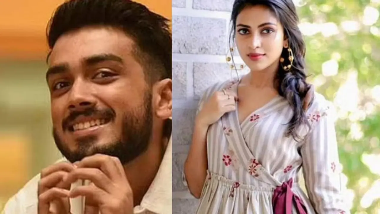 കാളിദാസ് ജയറാമും അമലാ പോളും ഒന്നിക്കുന്നു, സംവിധായകൻ ബാലാജി മോഹൻ