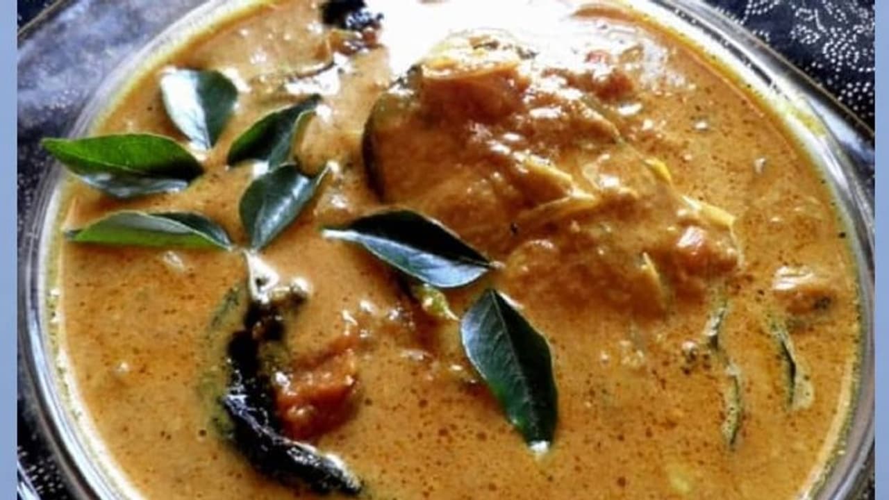 சுள்ளுன்னு ஆளை இழுக்கும் சட்டி மீன் குழம்பு !