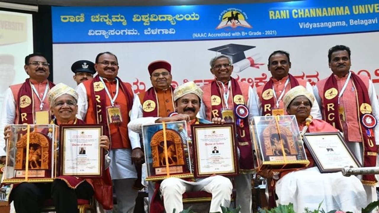 ಗೌರವ ಡಾಕ್ಟರೇಟ್ ಸ್ವೀಕರಿಸಿ ಭಾವುಕಾರದ ನಟ ರಮೇಶ್ ಅರವಿಂದ್ ಗೌರವ ಡಾಕ್ಟರೇಟ್ ಸ್ವೀಕರಿಸಿ ಭಾವುಕಾರದ ನಟ ರಮೇಶ್ ಅರವಿಂದ್