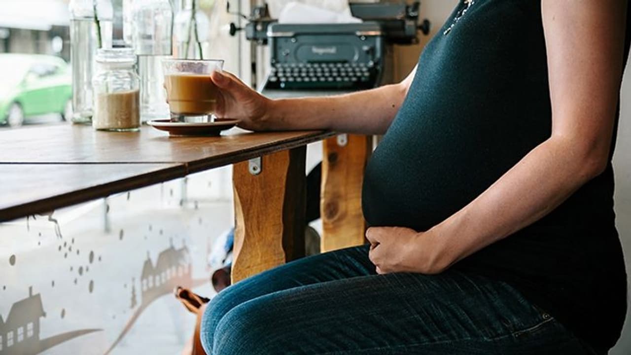 Is drinking coffee safe for pregnant women? Find out here Is drinking coffee safe for pregnant women? Find out here