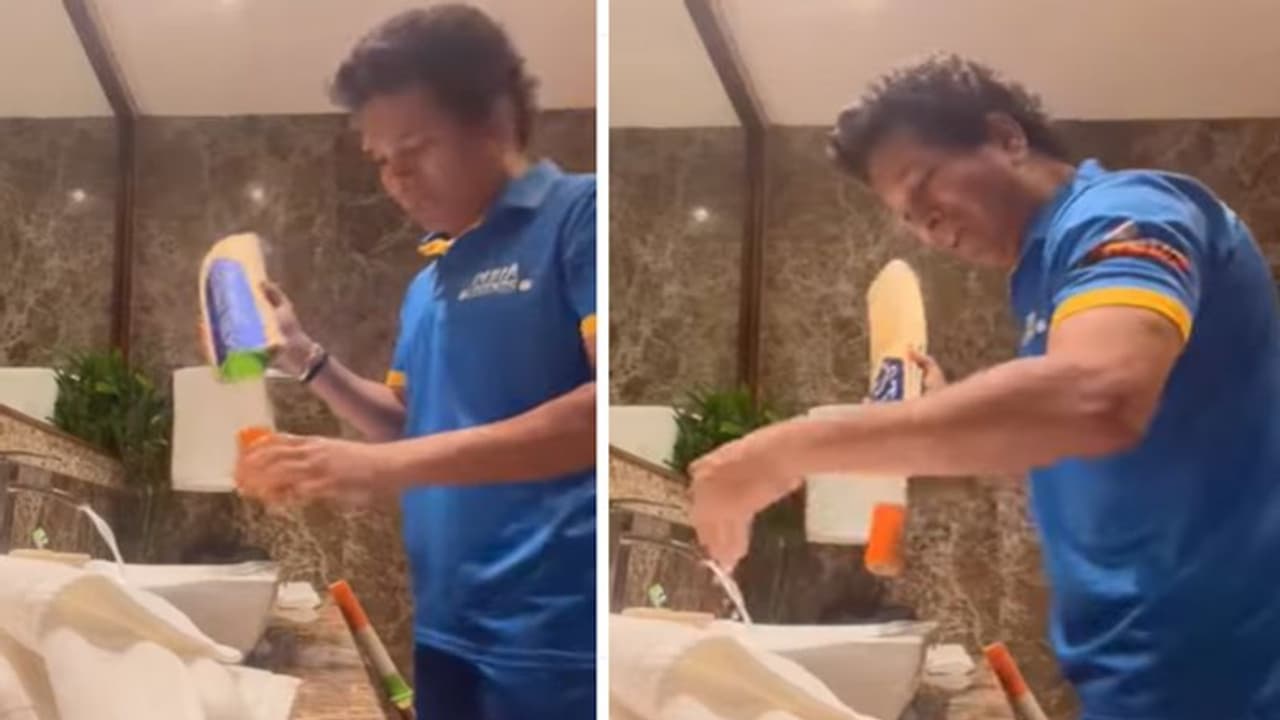 45 सेकंड के वीडियो में मास्टर ब्लास्टर ने किया कुछ ऐसा कि फैंस हो गए सचिन तेंदुलकर से नाराज 45 सेकंड के वीडियो में मास्टर ब्लास्टर ने किया कुछ ऐसा कि फैंस हो गए सचिन तेंदुलकर से नाराज