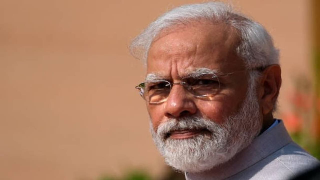 এই মুহূর্তে বিশ্বের জনপ্রিয় রাষ্ট্রনায়ক, এহেন প্রধানমন্ত্রী মোদীরও রয়েছে অজানা গল্প, জানুন সেই ৬ কথা এই মুহূর্তে বিশ্বের জনপ্রিয় রাষ্ট্রনায়ক, এহেন প্রধানমন্ত্রী মোদীরও রয়েছে অজানা গল্প, জানুন সেই ৬ কথা