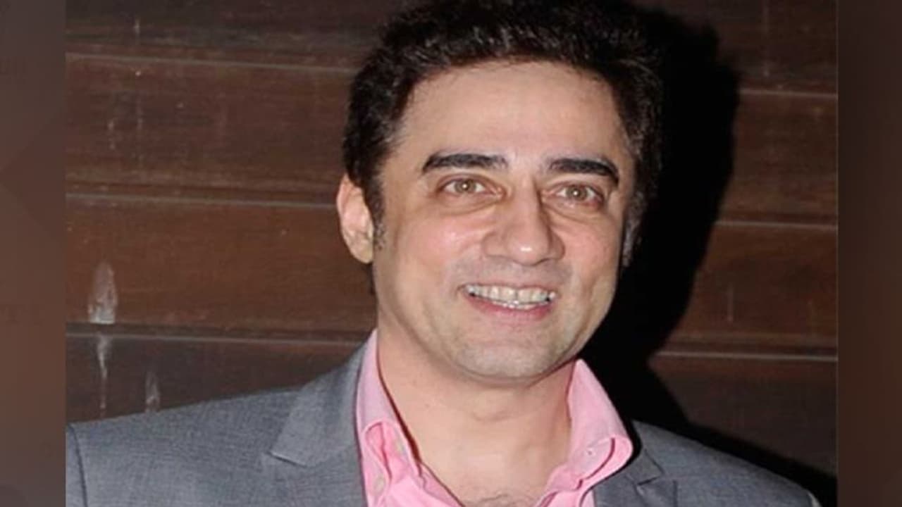 मुझे कैद में रखा, पागल कहा, आमिर खान के भाई ने घरवालों पर लगाए इल्जाम, किए चौंकाने वाले खुलासे मुझे कैद में रखा, पागल कहा, आमिर खान के भाई ने घरवालों पर लगाए इल्जाम, किए चौंकाने वाले खुलासे