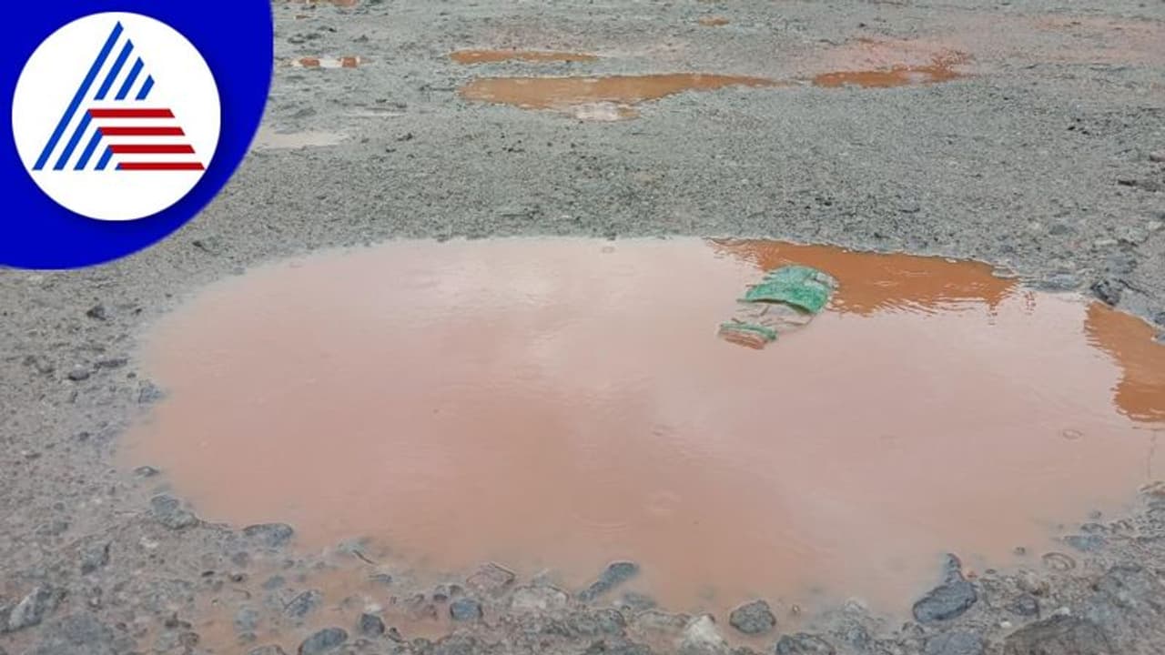 ಉಡುಪಿಯಲ್ಲಿ ಹೆಚ್ಚುತ್ತಿರುವ ರಸ್ತೆ ಅವಘಡ: ಸೂಕ್ತ ಕ್ರಮಕ್ಕೆ ಡಿಸಿ ಕೂರ್ಮಾರಾವ್ ಸೂಚನೆ ಉಡುಪಿಯಲ್ಲಿ ಹೆಚ್ಚುತ್ತಿರುವ ರಸ್ತೆ ಅವಘಡ: ಸೂಕ್ತ ಕ್ರಮಕ್ಕೆ ಡಿಸಿ ಕೂರ್ಮಾರಾವ್ ಸೂಚನೆ