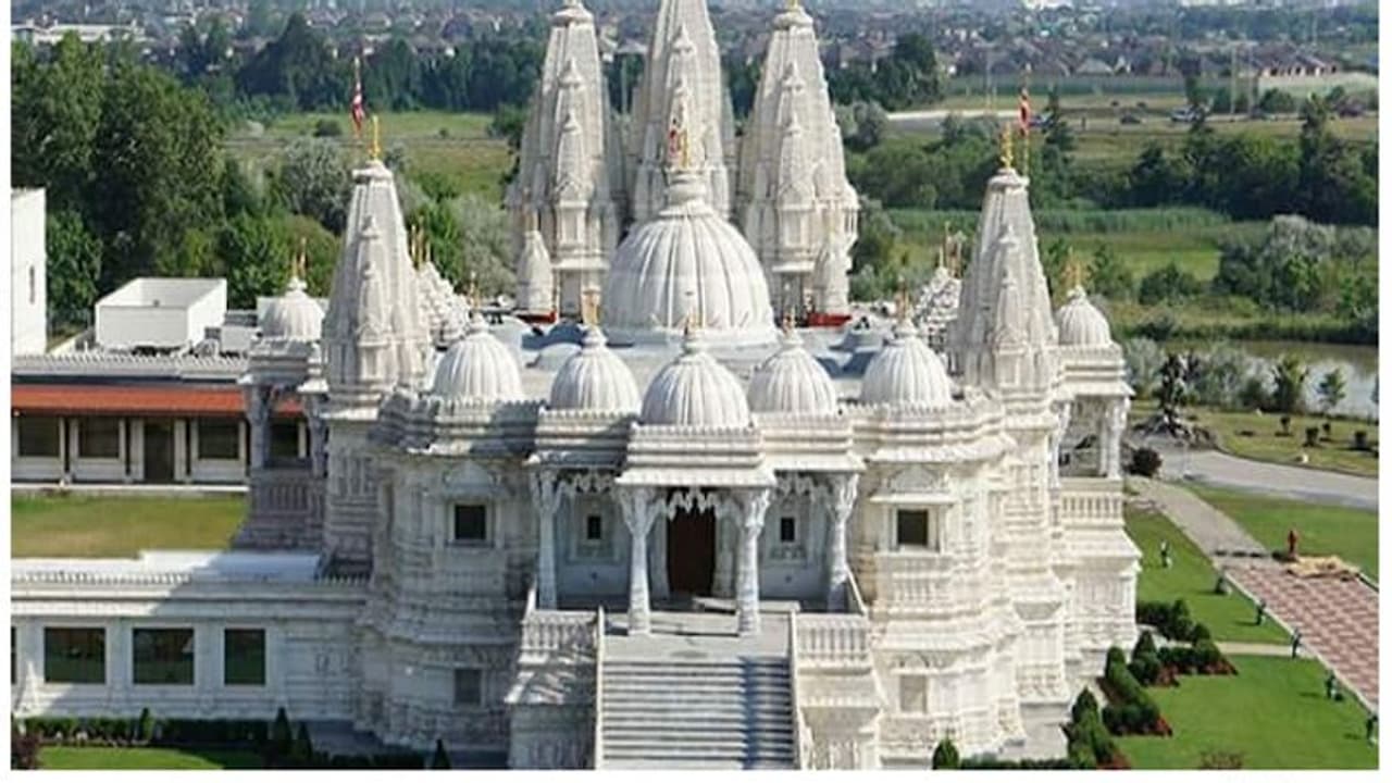 টরেন্টোয় স্বামীনাথন মন্দিরের গায়ে ভারত বিরোধী স্লোগান, গর্জে উঠলেন প্রবাসী হিন্দুরা