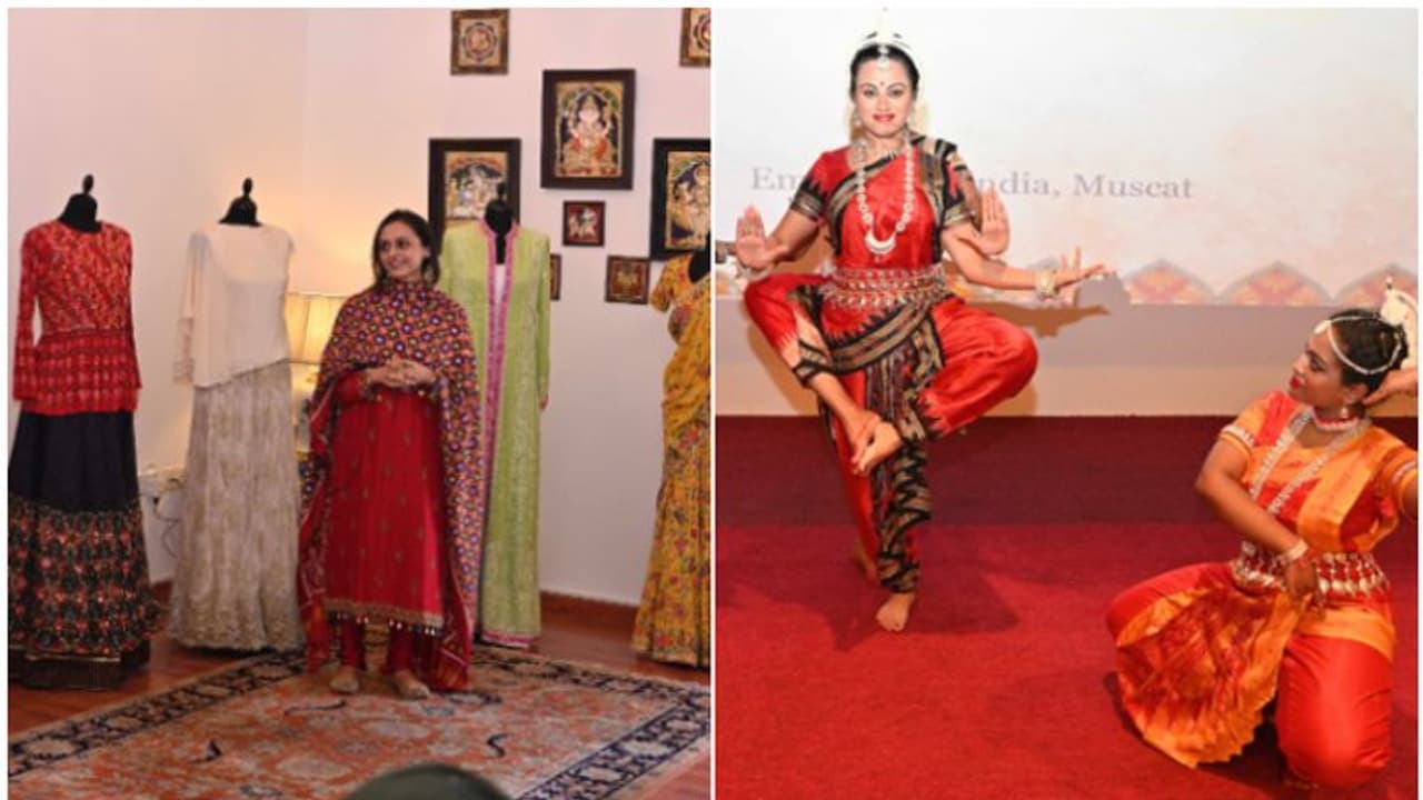 മസ്കറ്റ് എംബസിയില് ഇന്ത്യന് നൃത്ത വസ്ത്രപാരമ്പര്യ പ്രദര്ശനം മസ്കറ്റ് എംബസിയില് ഇന്ത്യന് നൃത്ത വസ്ത്രപാരമ്പര്യ പ്രദര്ശനം