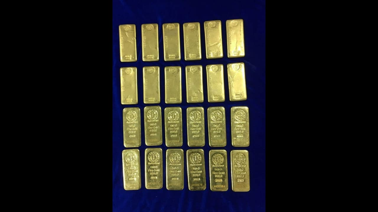 Bengaluru: ಒಳ ಉಡುಪಲ್ಲಿ 2.28 ಕೇಜಿ ಚಿನ್ನದ ಬಿಸ್ಕತ್‌ ಸಾಗಿಸಲು ಯತ್ನ: ಮೂವರ ಬಂಧನ