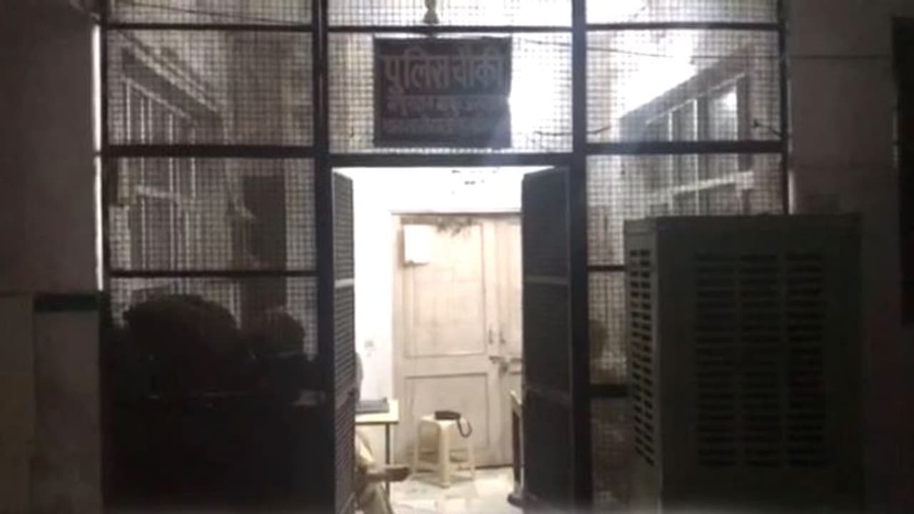 जोधपुर में आधी रात बाद हो गया बवाल, गैंगस्टर्स के दो गुट भिड़ गए, एक दूसरे पर चढ़ा दी गाड़ियां, एक की गई जान जोधपुर में आधी रात बाद हो गया बवाल, गैंगस्टर्स के दो गुट भिड़ गए, एक दूसरे पर चढ़ा दी गाड़ियां, एक की गई जान