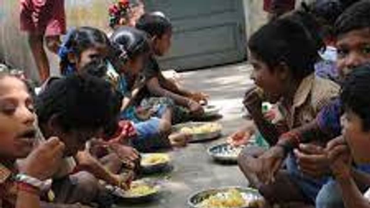 காலை சிற்றுண்டி திட்டம்.. நெல்லை மாநகரில் 22 பள்ளிகளில் ஆட்சியர் தொடங்கி வைப்பு..