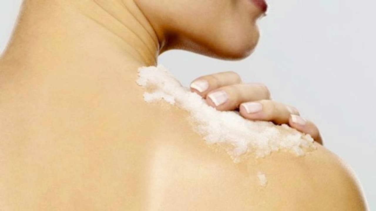 Skin Care: ചര്‍മ്മ സംരക്ഷണത്തിന് ഉപ്പും പഞ്ചസാരയും; അറിയാം ഈ ബ്യൂട്ടി ടിപ്സ്...